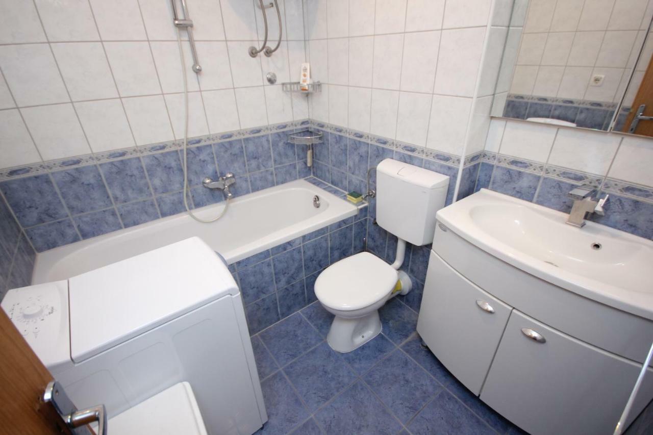 Apartment Karlo Near The Most Beautiful Beach Znjan Split Bagian luar foto