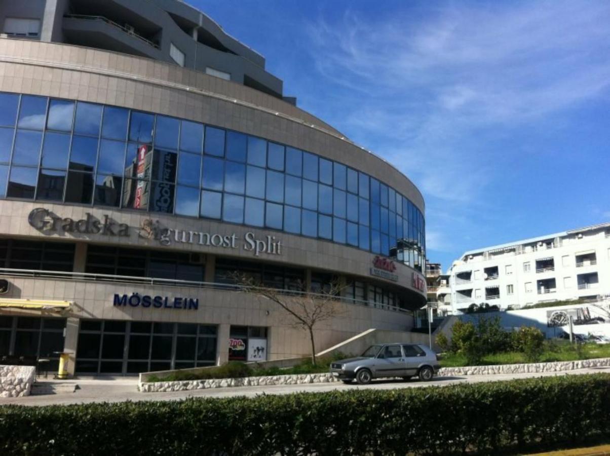 Apartment Karlo Near The Most Beautiful Beach Znjan Split Bagian luar foto